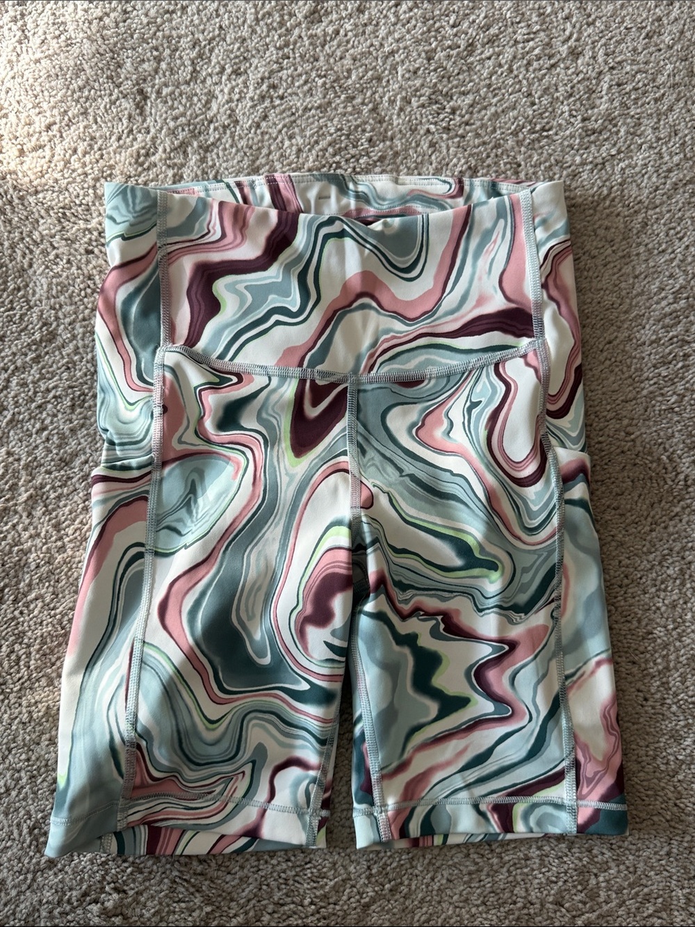 Athleta Marbled bike shorts size XS 7”
